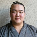 稀勢の里に彼女や結婚の噂はある？性格と弱点が知りたい！実家の両親はどんな人なの？